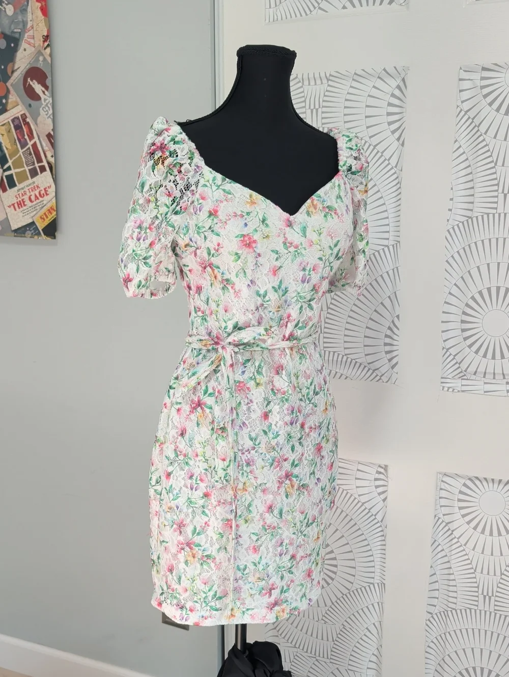 Guess White Floral Puff-Sleeve Dress